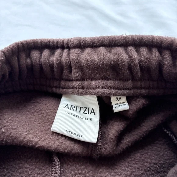 Aritzia Cozy Sweatfleece Mega Straight Sweatpant - Picture 4 of 6